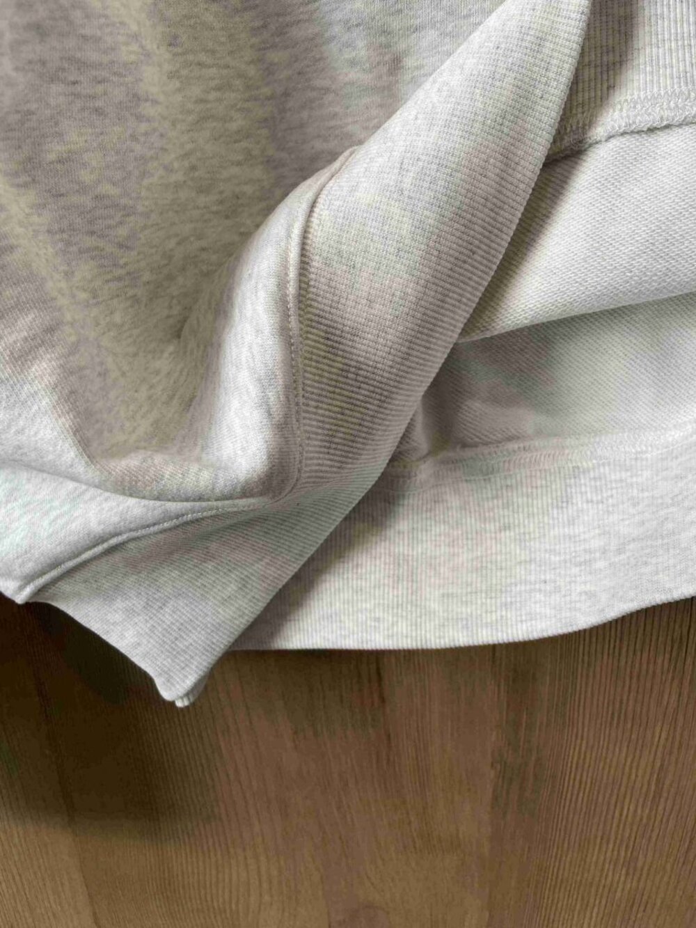 PARKE Heather Grey Mock Neck Sweatshirt Red Letter Patch - Picture 5 of 6